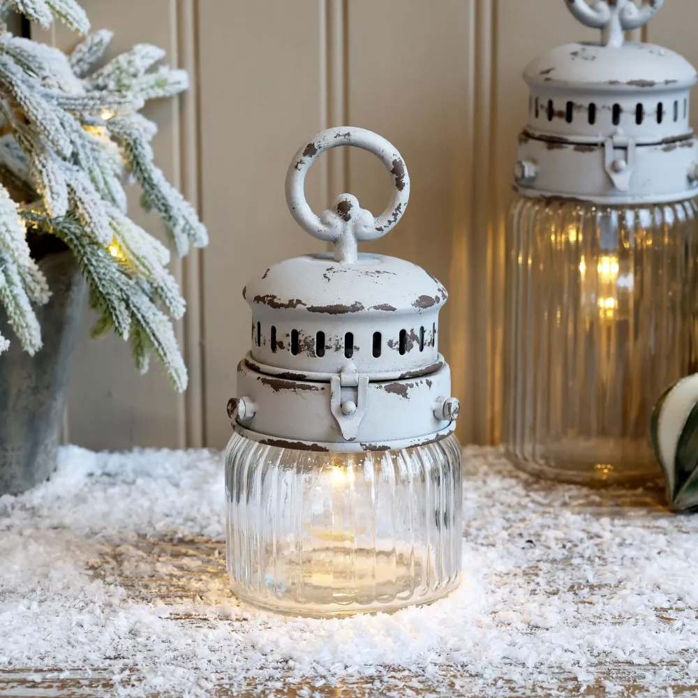 Chic Antique Led-Kerzen & Led-Laternen|Laternen-Französische Stalllaterne inkl. Birne & Timer weiß